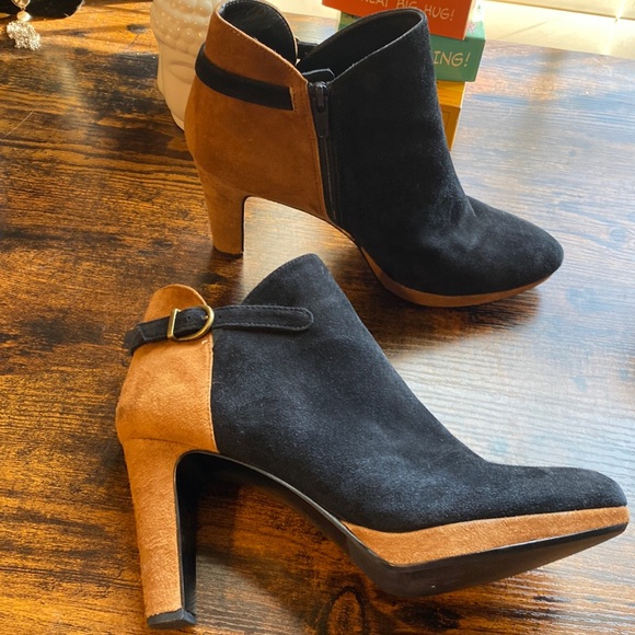 Vaneli Shoes - Size 8 Black & Brown Suede Ankle Boot
